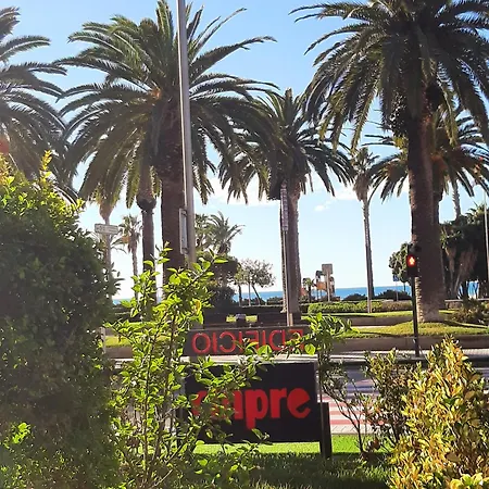 Apartamento En 1ª Linea De Mar En *